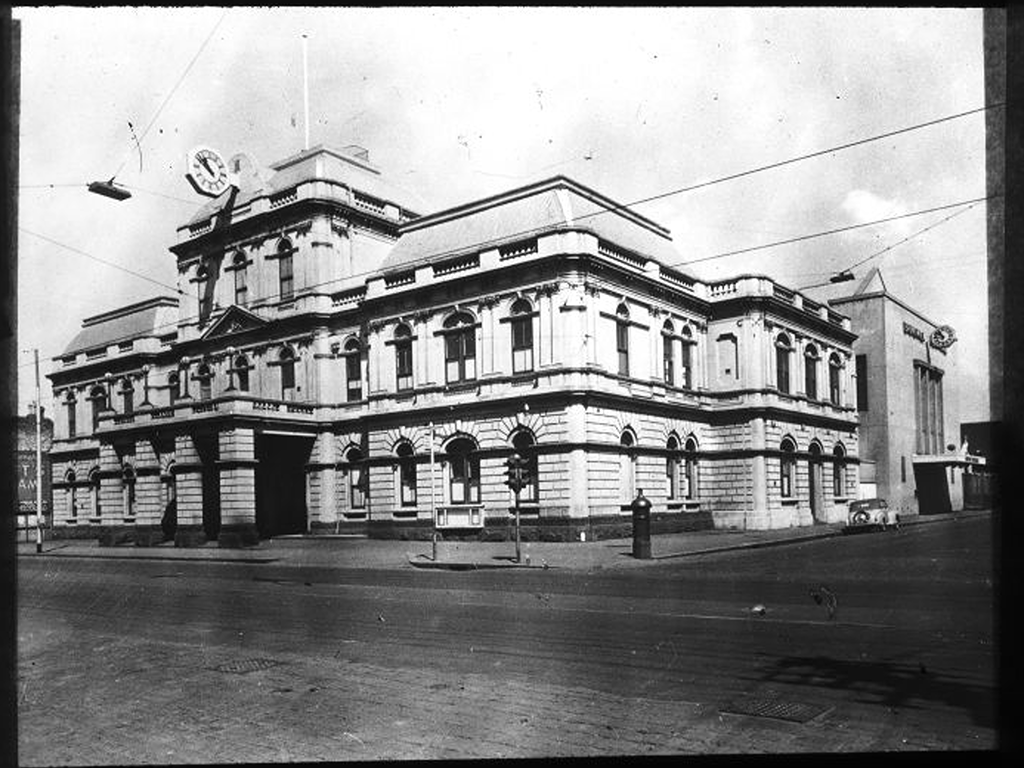 6-Town-Hall-1927